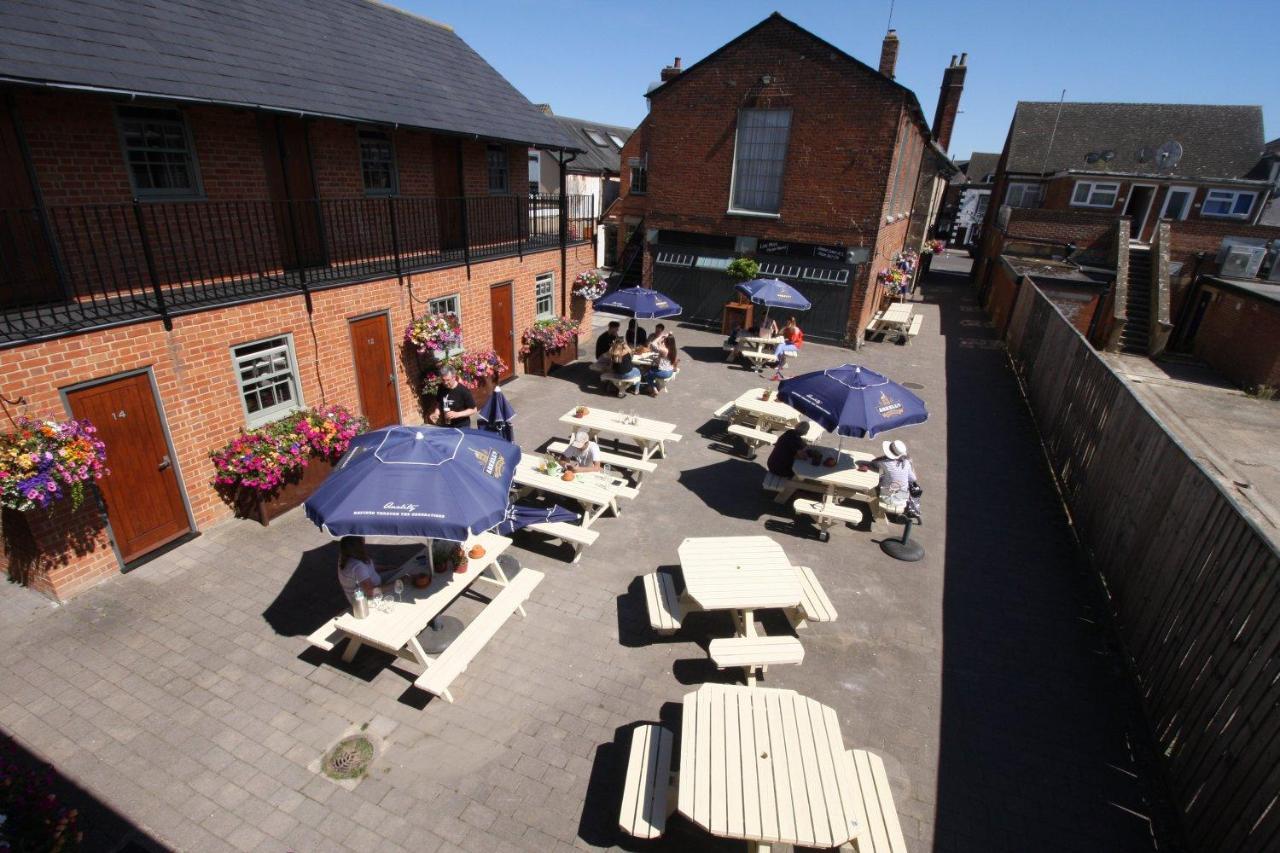 The Angel In Wootton Bassett Hotel Royal Wootton Bassett Bagian luar foto