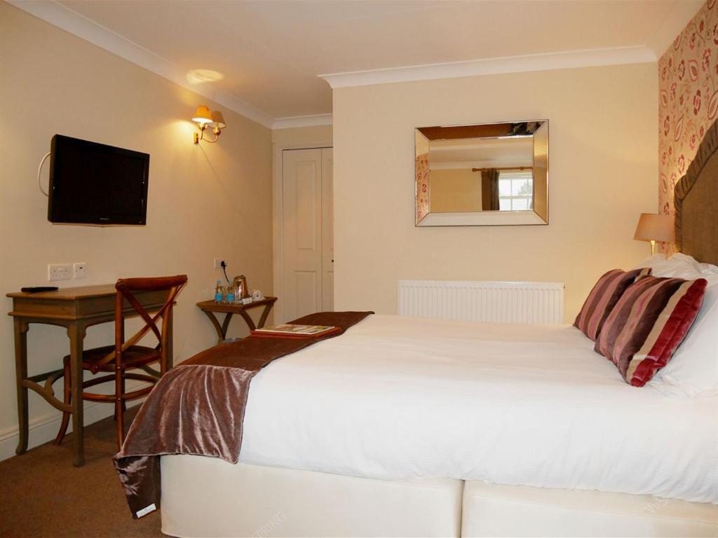 The Angel In Wootton Bassett Hotel Royal Wootton Bassett Bagian luar foto