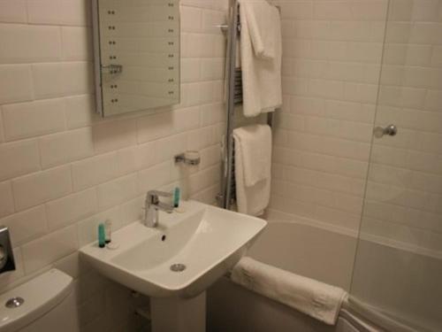 The Angel In Wootton Bassett Hotel Royal Wootton Bassett Bagian luar foto
